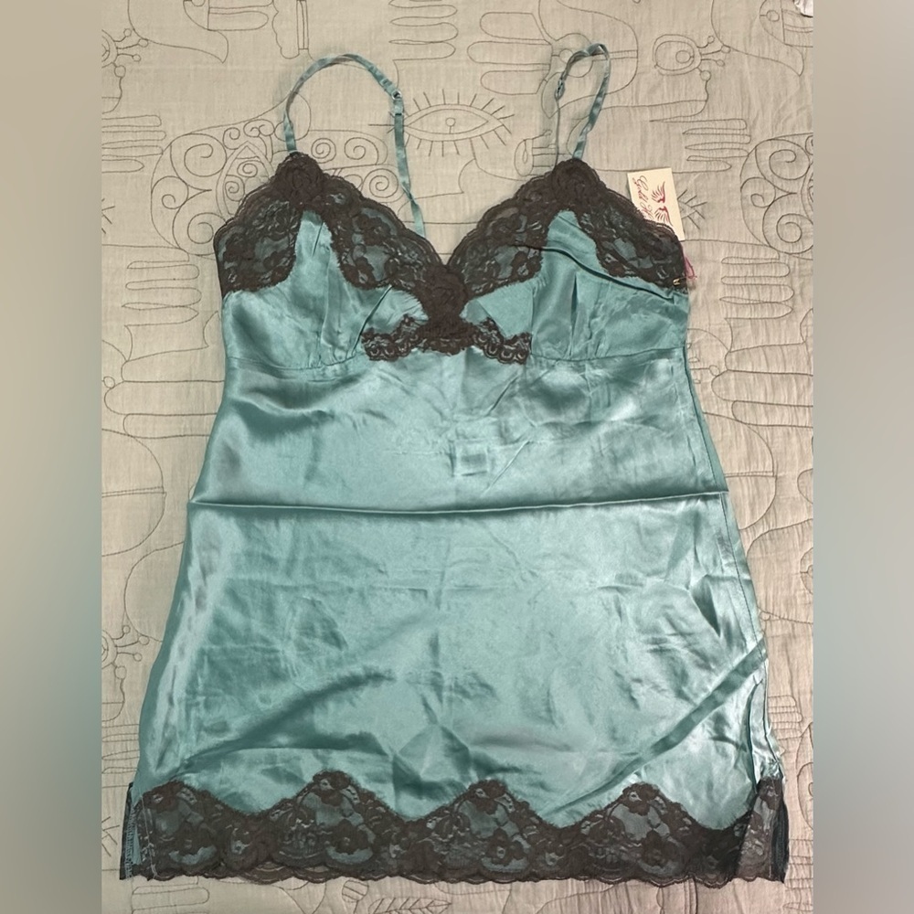 NEW Gold Hawk Two Tone V-Back Lace Chemise Silk Cami M Blue Grotto Brown Lace